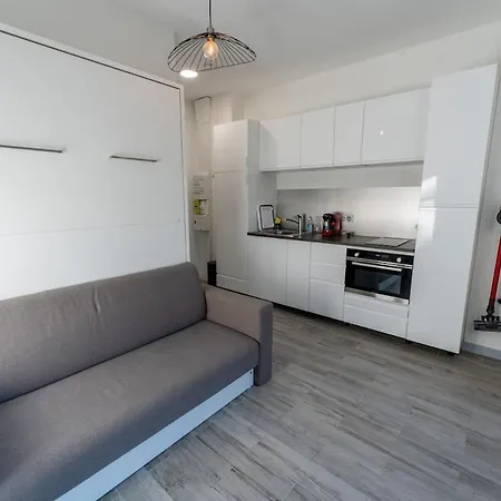 Cosy Avec Jardin Privatif Proche Transport דירה