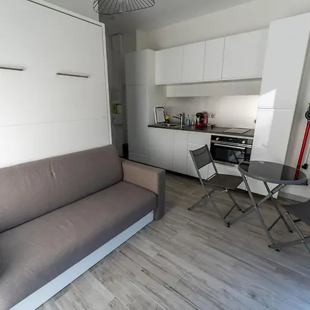Cosy Avec Jardin Privatif Proche Transport דירה